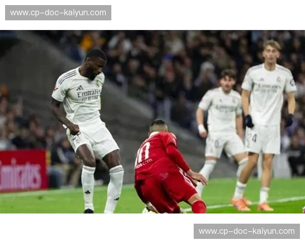 伯纳乌的深夜神迹：皇马vs拜仁2_1，那场关于“绝境与重生”的终极史诗